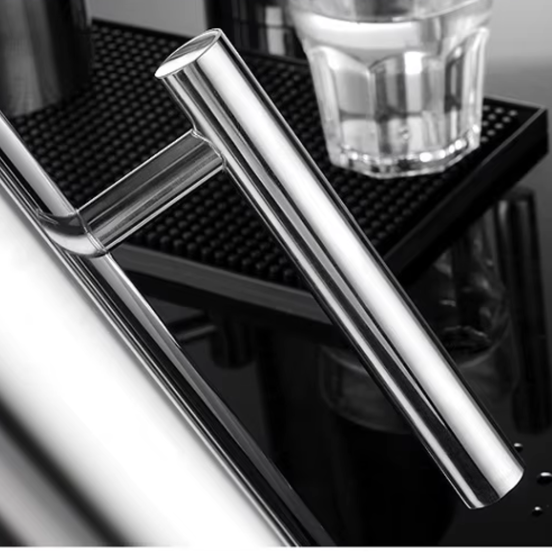 AURUMÉ Serveringskanna i guld & silver – 2 L